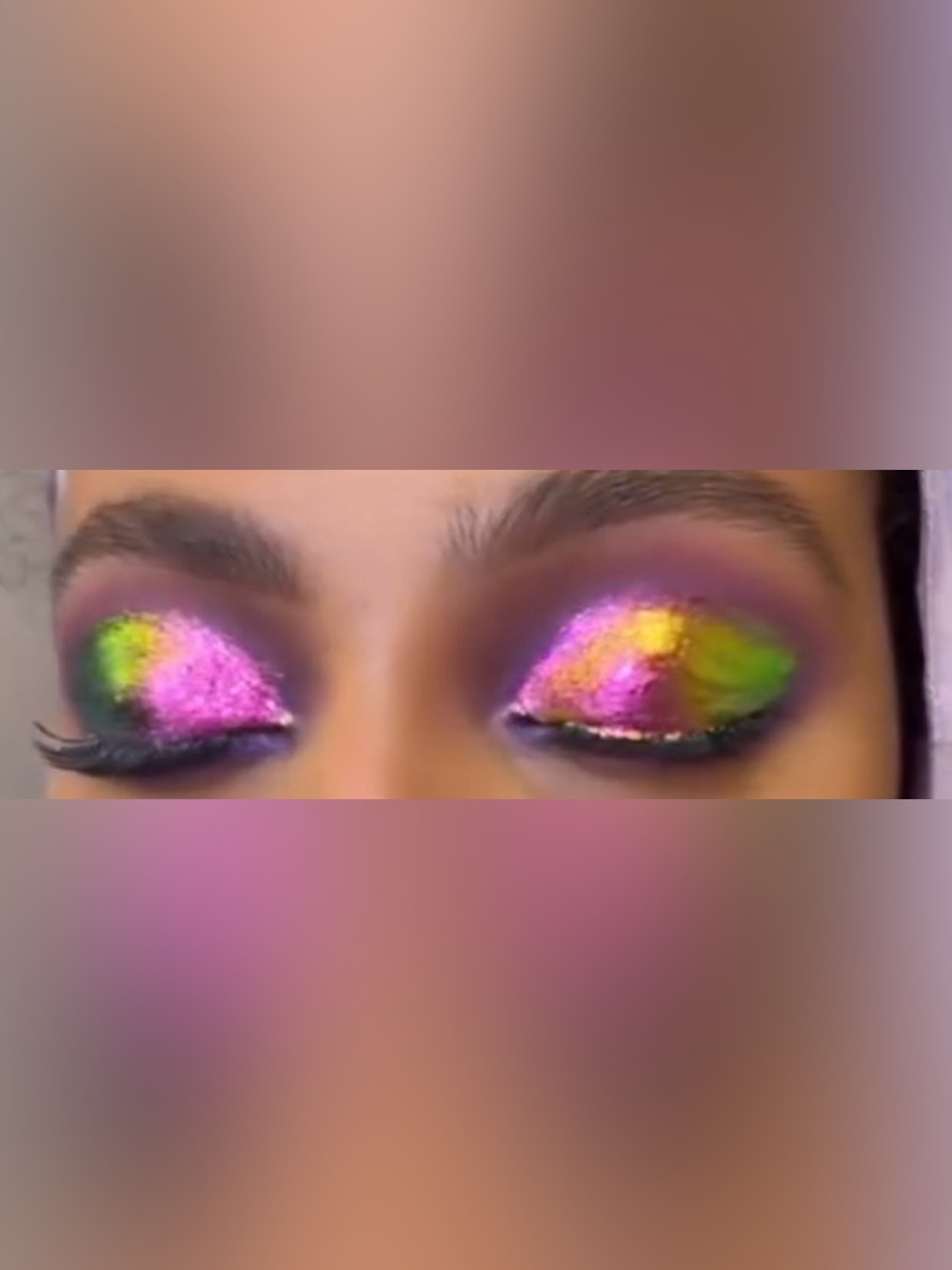 Danessa Myricks Infinite Chrome Flakes Multichrome Gel - Pink/Gold Shift - Picture 3 of 9